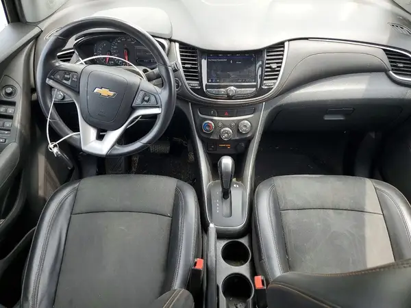 KL7CJLSB6JB675803 2018 CHEVROLET TRAX - Image 8