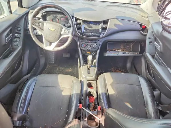 KL7CJLSB6JB677454 2018 CHEVROLET TRAX - Image 8