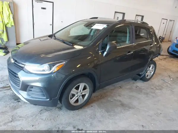 KL7CJLSB6JB680547 2018 CHEVROLET TRAX - Image 2