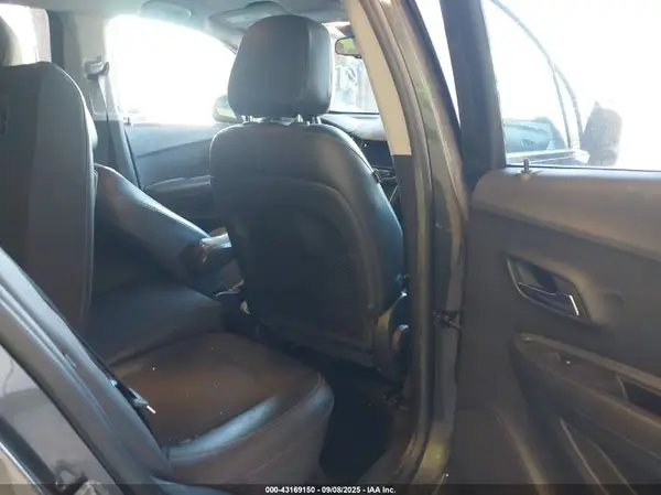 KL7CJLSB6JB680547 2018 CHEVROLET TRAX - Image 8
