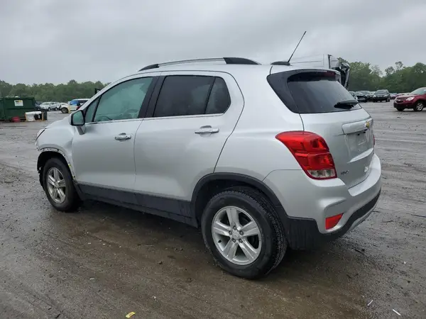 KL7CJLSB6JB688602 2018 CHEVROLET TRAX - Image 2