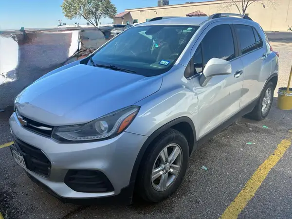 KL7CJLSB6JB690849 2018 CHEVROLET TRAX - Image 2