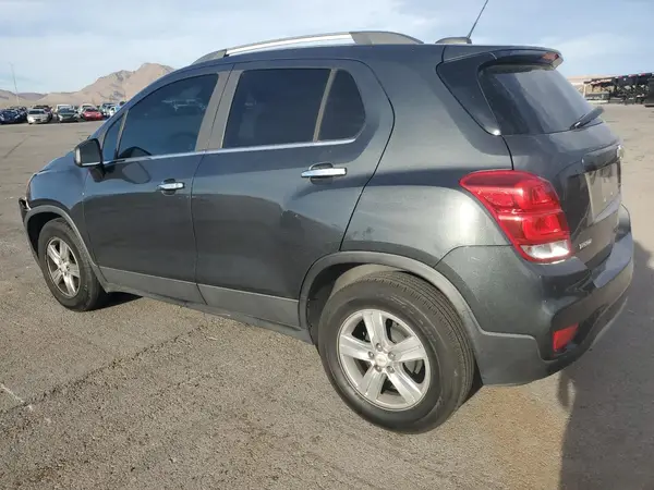KL7CJLSB6JB692164 2018 CHEVROLET TRAX - Image 2