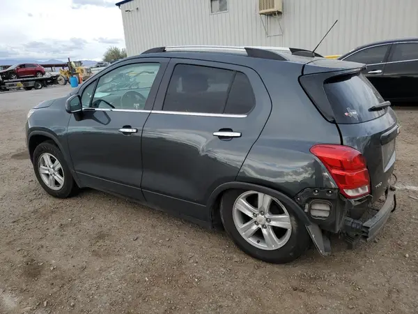 KL7CJLSB6JB693203 2018 CHEVROLET TRAX - Image 2