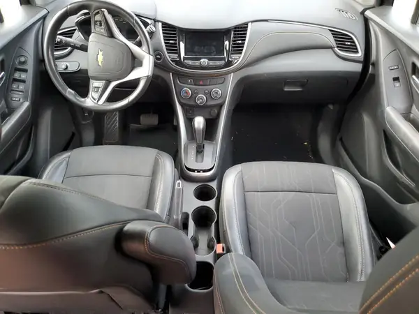 KL7CJLSB6JB693203 2018 CHEVROLET TRAX - Image 8