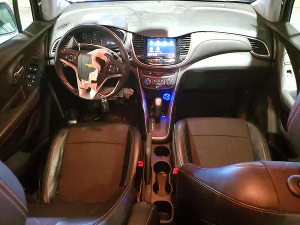 KL7CJLSB6JB717449 2018 CHEVROLET TRAX - Image 8