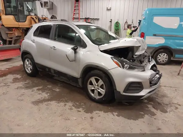 KL7CJLSB6JB728001 2018 CHEVROLET TRAX - Image 1