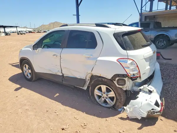 KL7CJLSB6JB733716 2018 CHEVROLET TRAX - Image 2