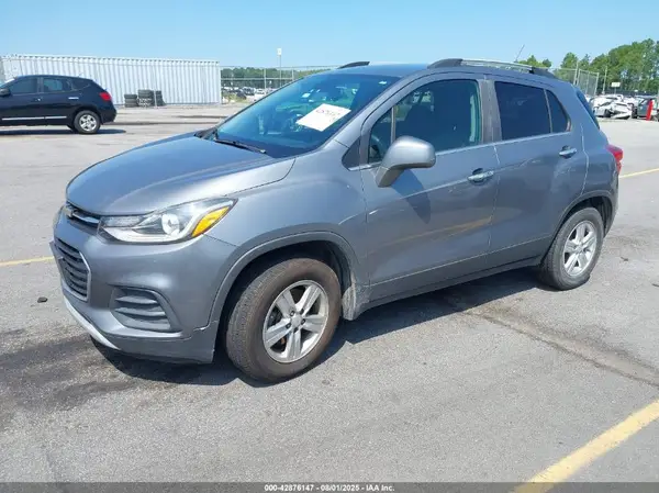 KL7CJLSB6KB718330 2019 CHEVROLET TRAX - Image 2