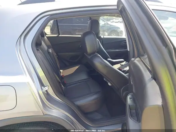KL7CJLSB6KB718330 2019 CHEVROLET TRAX - Image 8