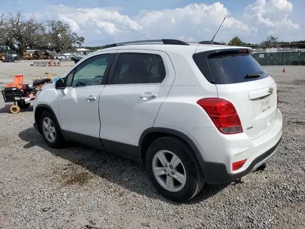 KL7CJLSB6KB758911 2019 CHEVROLET TRAX - Image 2