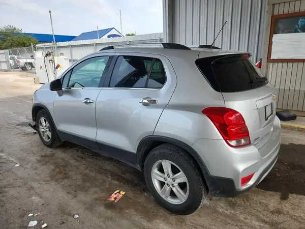 KL7CJLSB6KB815219 2019 CHEVROLET TRAX - Image 2