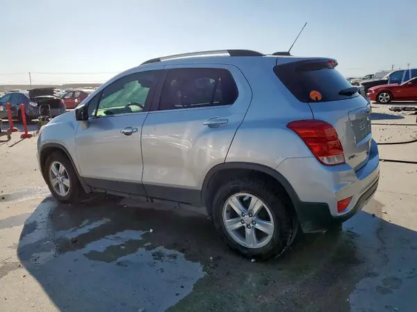 KL7CJLSB6KB818377 2019 CHEVROLET TRAX - Image 2