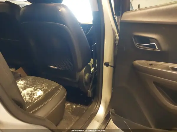 KL7CJLSB6KB818976 2019 CHEVROLET TRAX - Image 8
