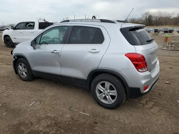 KL7CJLSB6KB819321 2019 CHEVROLET TRAX - Image 2