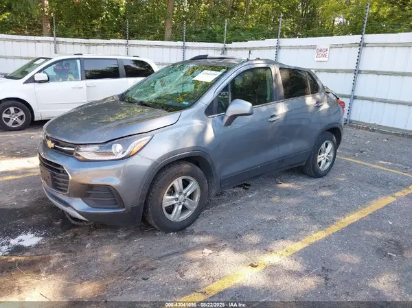 KL7CJLSB6KB820565 2019 CHEVROLET TRAX - Image 2