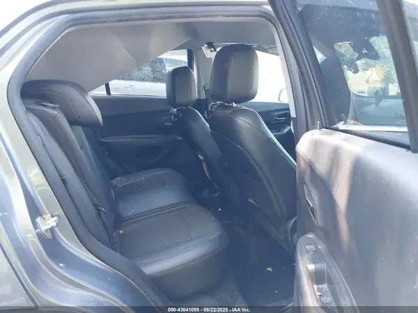 KL7CJLSB6KB820565 2019 CHEVROLET TRAX - Image 8