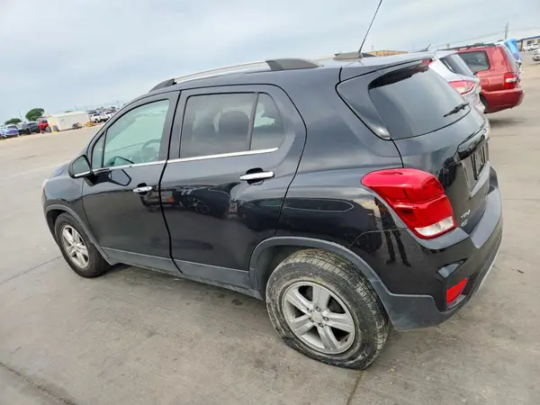 KL7CJLSB6KB822560 2019 CHEVROLET TRAX - Image 2