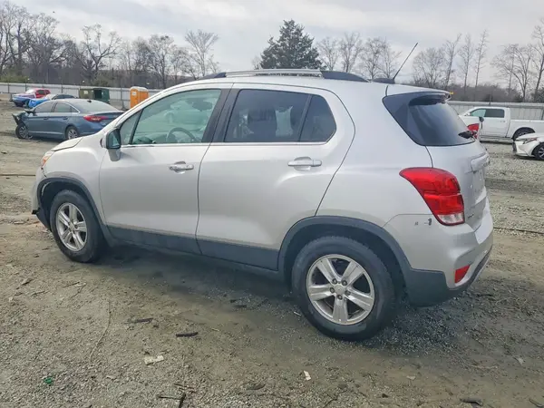KL7CJLSB6KB845806 2019 CHEVROLET TRAX - Image 2