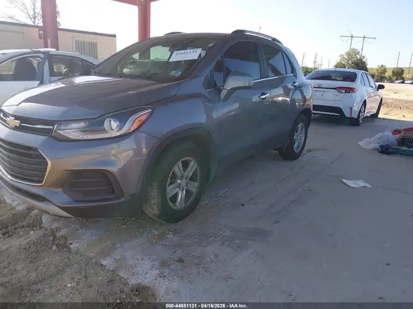 KL7CJLSB6KB847376 2019 CHEVROLET TRAX - Image 2