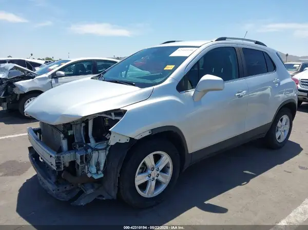 KL7CJLSB6KB848253 2019 CHEVROLET TRAX - Image 2