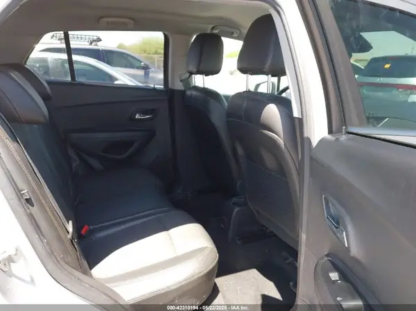 KL7CJLSB6KB848253 2019 CHEVROLET TRAX - Image 8