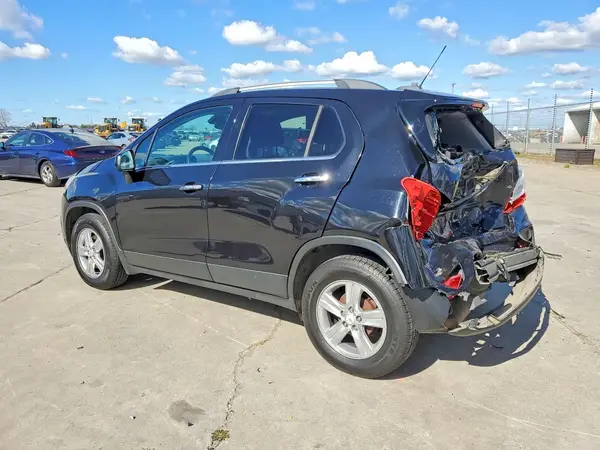 KL7CJLSB6KB857860 2019 CHEVROLET TRAX - Image 2