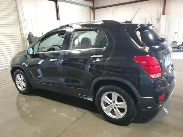 KL7CJLSB6KB884489 2019 CHEVROLET TRAX - Image 2
