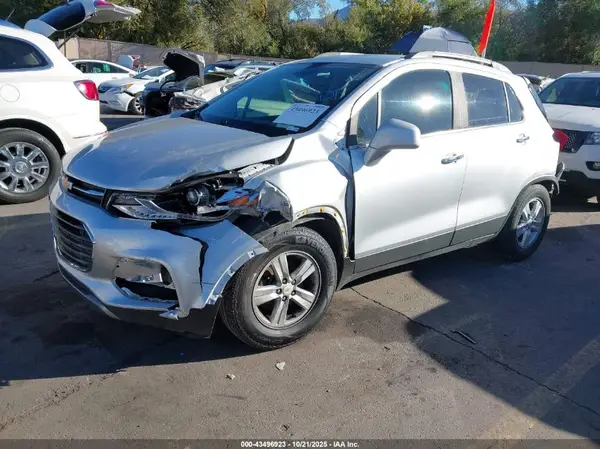 KL7CJLSB6KB892463 2019 CHEVROLET TRAX - Image 2