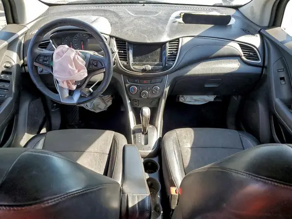 KL7CJLSB6KB900769 2019 CHEVROLET TRAX - Image 8