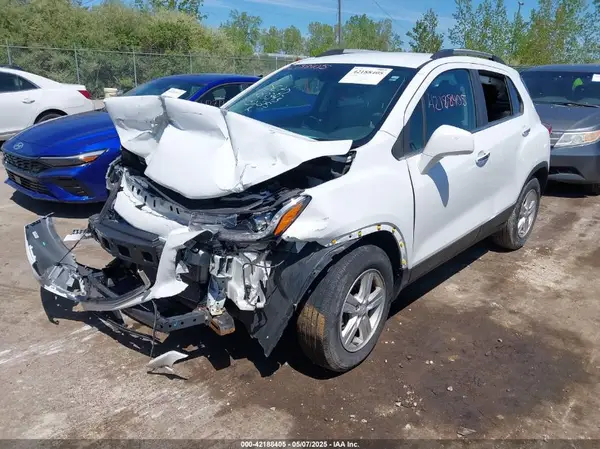 KL7CJLSB6KB911254 2019 CHEVROLET TRAX - Image 2