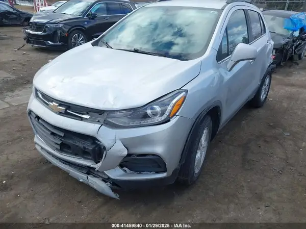 KL7CJLSB6KB912193 2019 CHEVROLET TRAX - Image 2