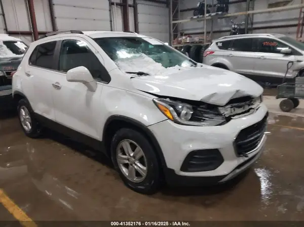 KL7CJLSB6KB917605 2019 CHEVROLET TRAX - Image 1