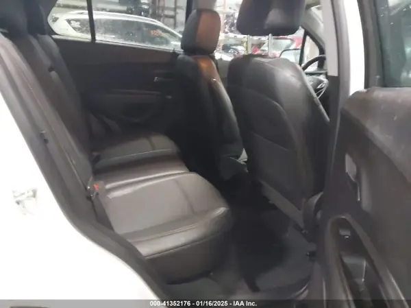 KL7CJLSB6KB917605 2019 CHEVROLET TRAX - Image 8