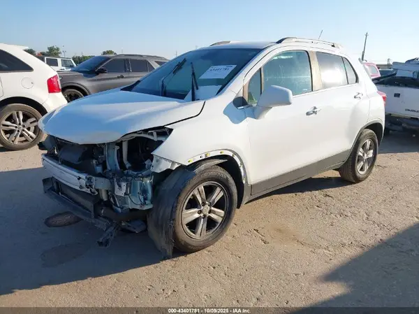 KL7CJLSB6KB936025 2019 CHEVROLET TRAX - Image 2