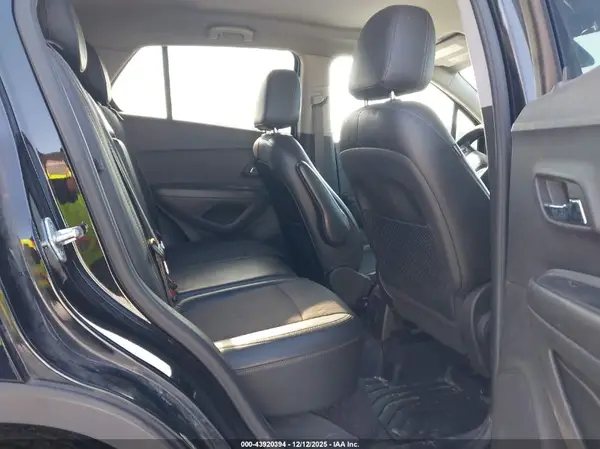 KL7CJLSB6KB936963 2019 CHEVROLET TRAX - Image 8