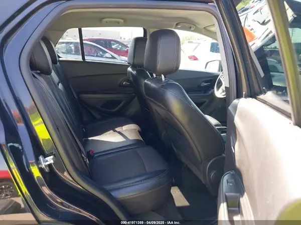 KL7CJLSB6KB956193 2019 CHEVROLET TRAX - Image 8