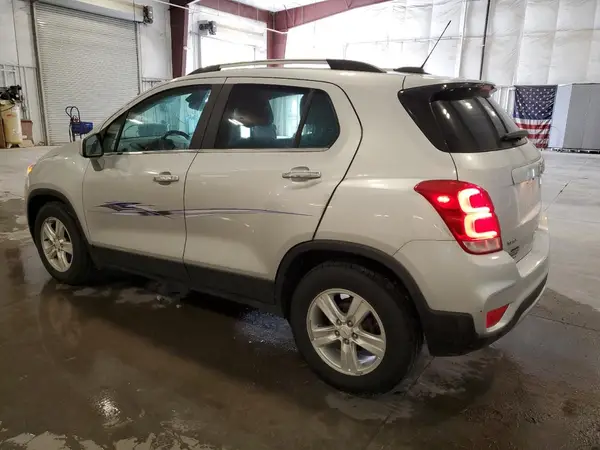 KL7CJLSB6KB960809 2019 CHEVROLET TRAX - Image 2
