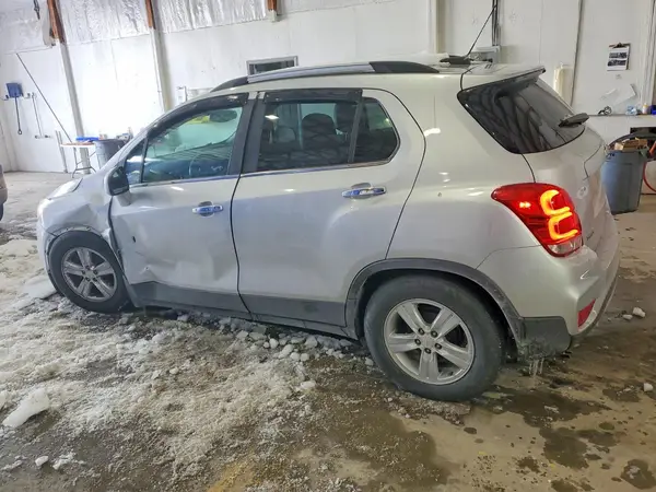 KL7CJLSB6LB002268 2020 CHEVROLET TRAX - Image 2