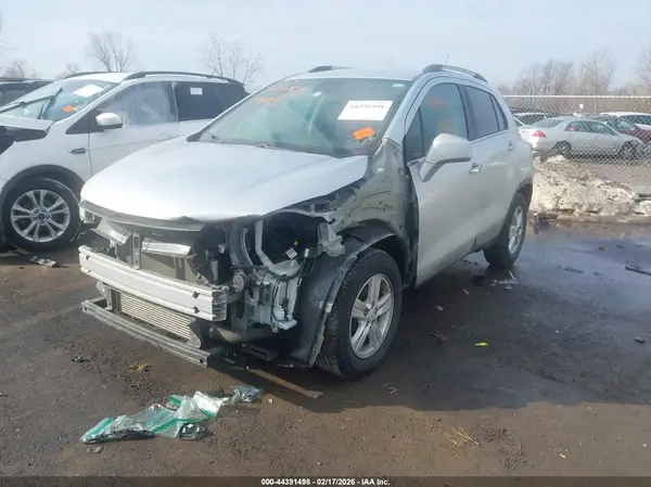 KL7CJLSB6LB003310 2020 CHEVROLET TRAX - Image 2