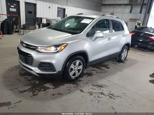 KL7CJLSB6LB004246 2020 CHEVROLET TRAX - Image 2