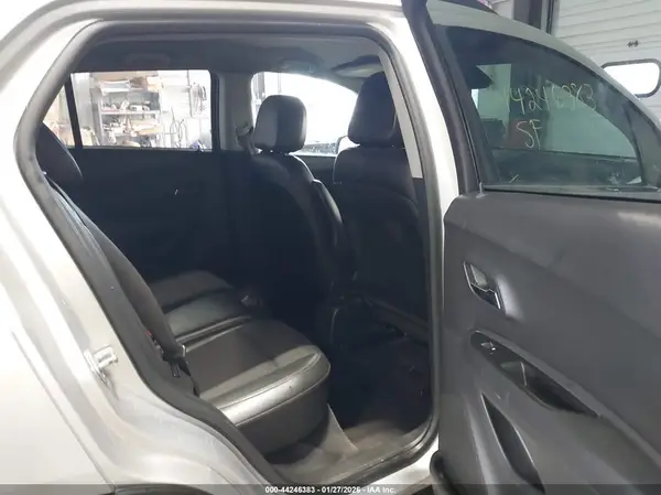 KL7CJLSB6LB004246 2020 CHEVROLET TRAX - Image 8