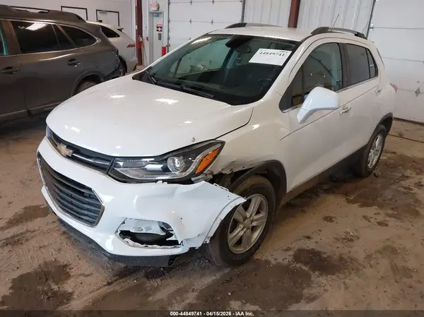 KL7CJLSB6LB005770 2020 CHEVROLET TRAX - Image 2