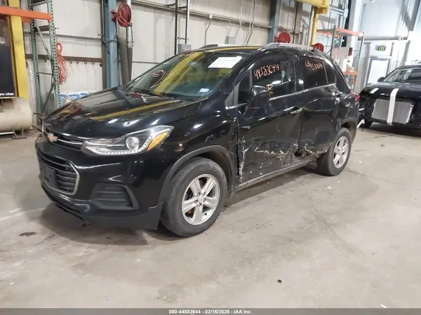 KL7CJLSB6LB008796 2020 CHEVROLET TRAX - Image 2