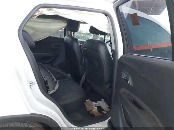 KL7CJLSB6LB008877 2020 CHEVROLET TRAX - Image 8