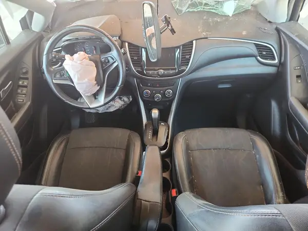 KL7CJLSB6LB012105 2020 CHEVROLET TRAX - Image 8