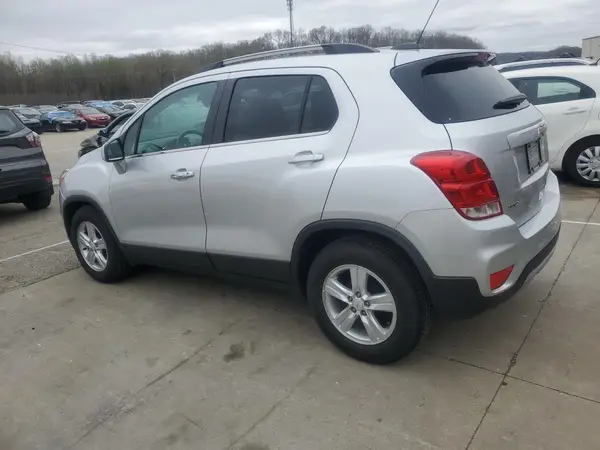 KL7CJLSB6LB025307 2020 CHEVROLET TRAX - Image 2