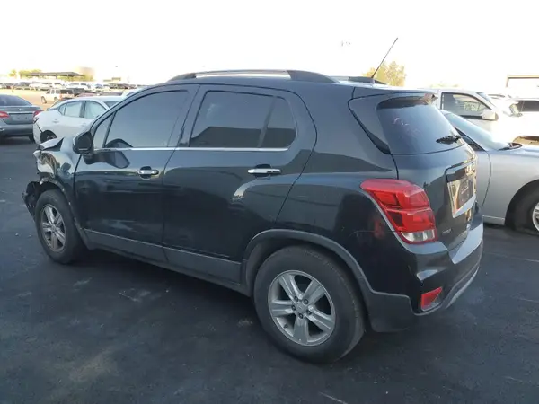 KL7CJLSB6LB027042 2020 CHEVROLET TRAX - Image 2
