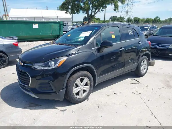 KL7CJLSB6LB028546 2020 CHEVROLET TRAX - Image 2