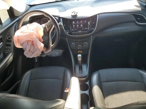KL7CJLSB6LB028742 2020 CHEVROLET TRAX - Image 8